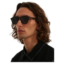 Lunettes De Soleil Komono Liam Carbon 5 Lunettes De Soleil Komono Liam Carbon -Julbo Boutique 29c0ef8d8e54d07a26c926e54fb24feb5b1e4d40 VE20KOMOLUN005 2